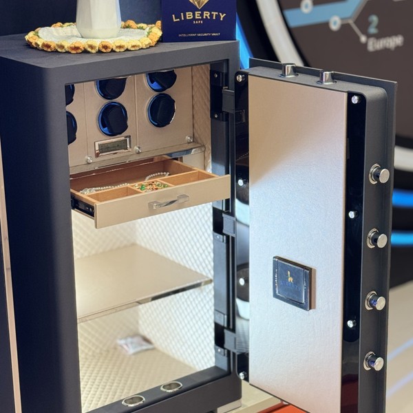 Két sắt đồng hồ Liberty LB1000 Pro 6 Watch Winder
