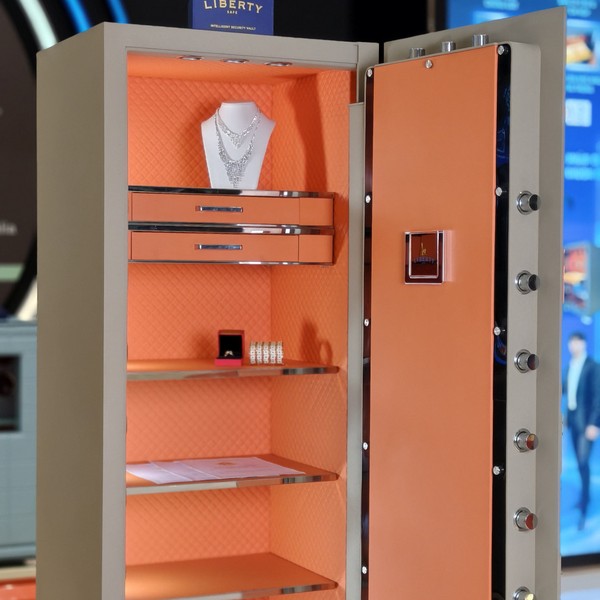Két sắt đồng hồ Liberty LB1500 S10 Pro