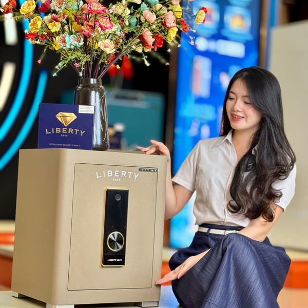 Két sắt đồng hồ Liberty LB50 Pro 4 Watch Winder